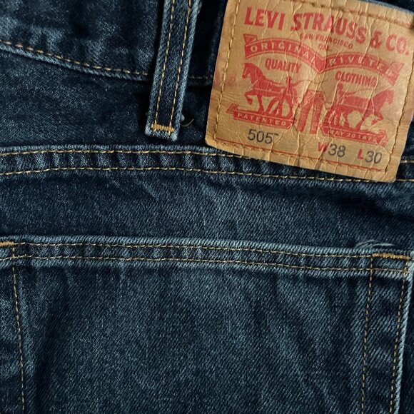 Dark Wash Levi 505s 38x30 - Picture 1 of 2